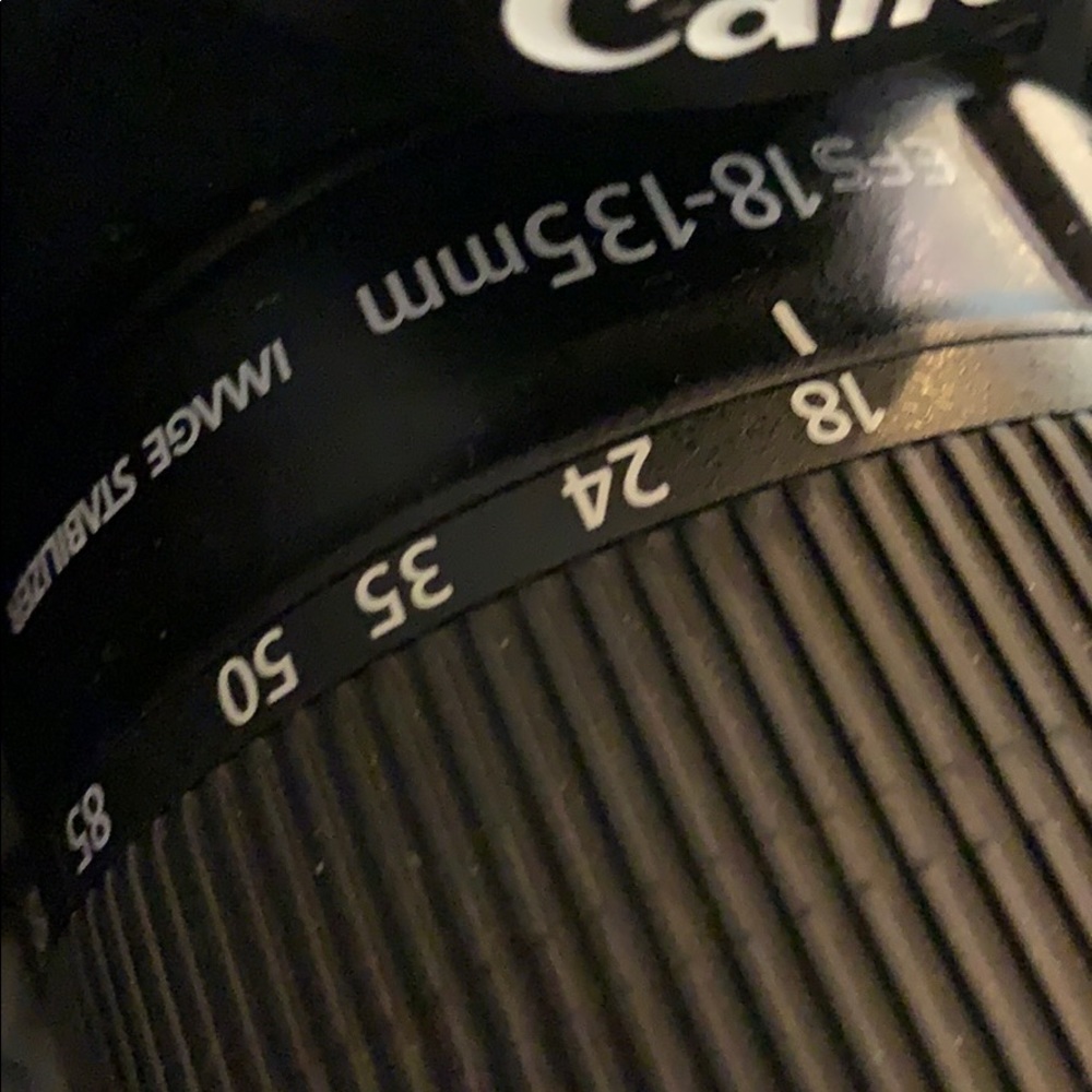 Canon EOS 70D plus 135 mm lens - Picture 2 of 2